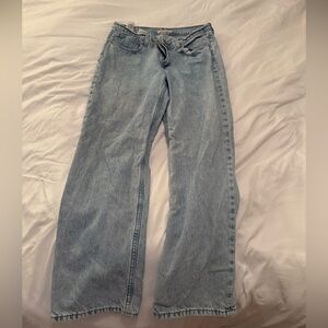 Levi Low Pro Jeans